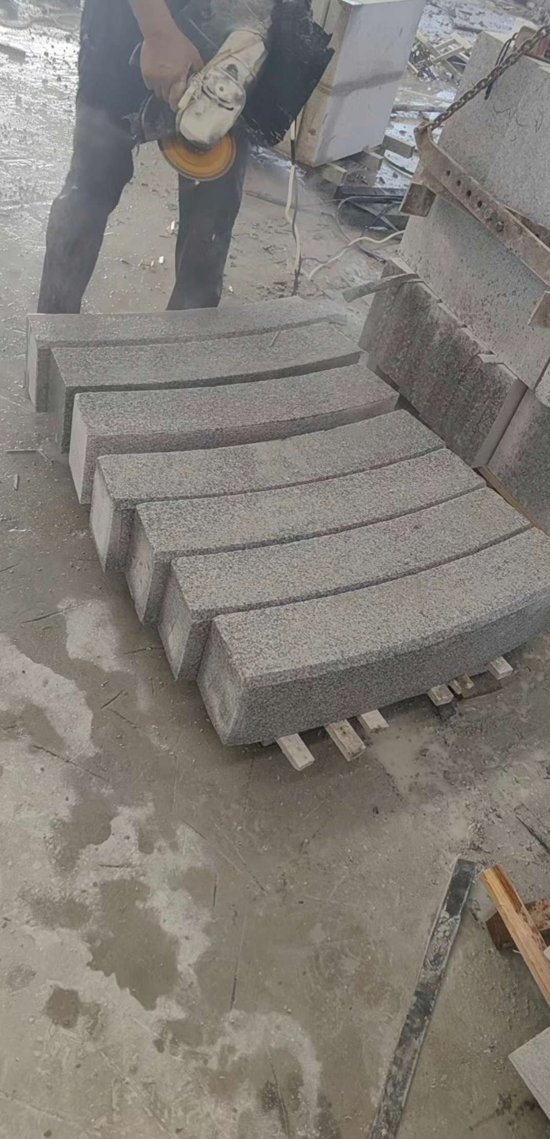 潮州芝麻白弧形路牙石