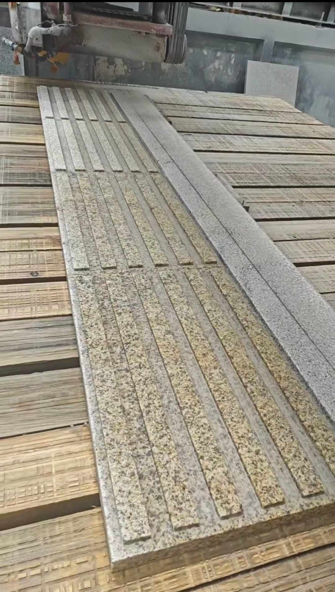 潮州黄金麻盲道石 盲条